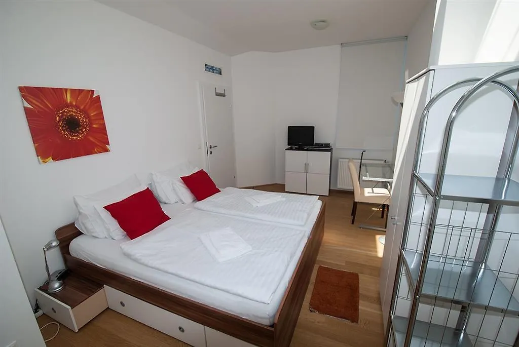 Duschel Apartments Vienna 4*,