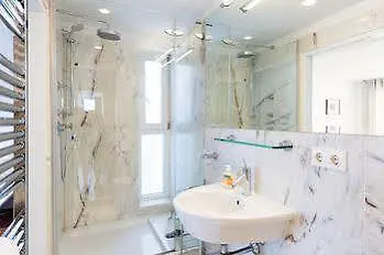 Duschel Apartments Vienna 4*,