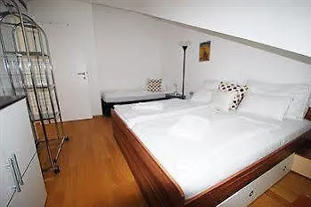 Duschel Apartments Vienna Hotel