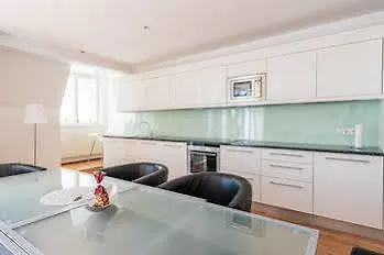 Duschel Apartments Vienna 4*,
