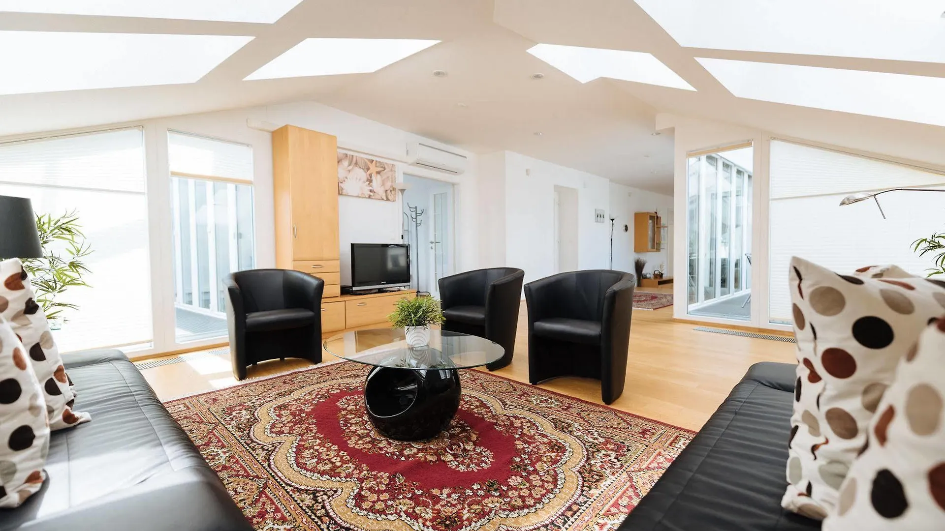 Duschel Apartments Vienna 4*,  Austria