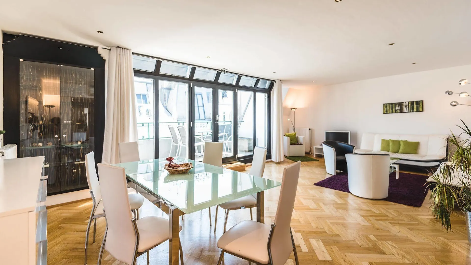 Duschel Apartments Vienna 4*,
