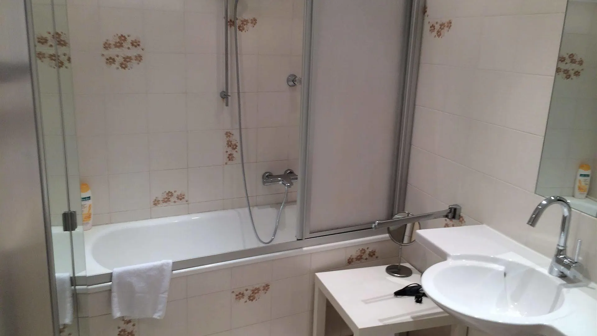Duschel Apartments Vienna 4*,