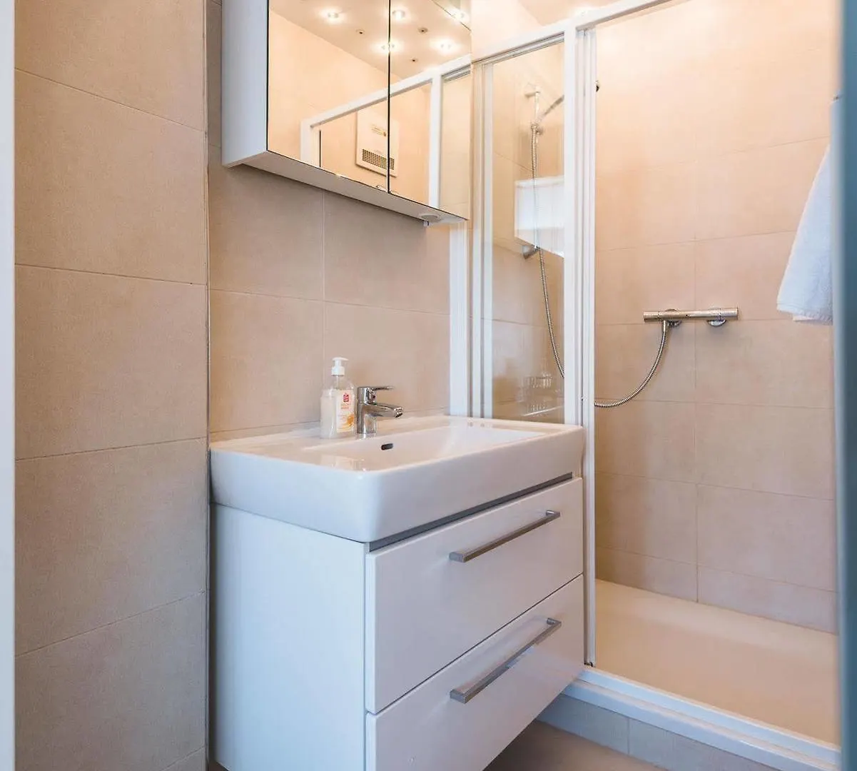 Duschel Apartments Vienna Hotel