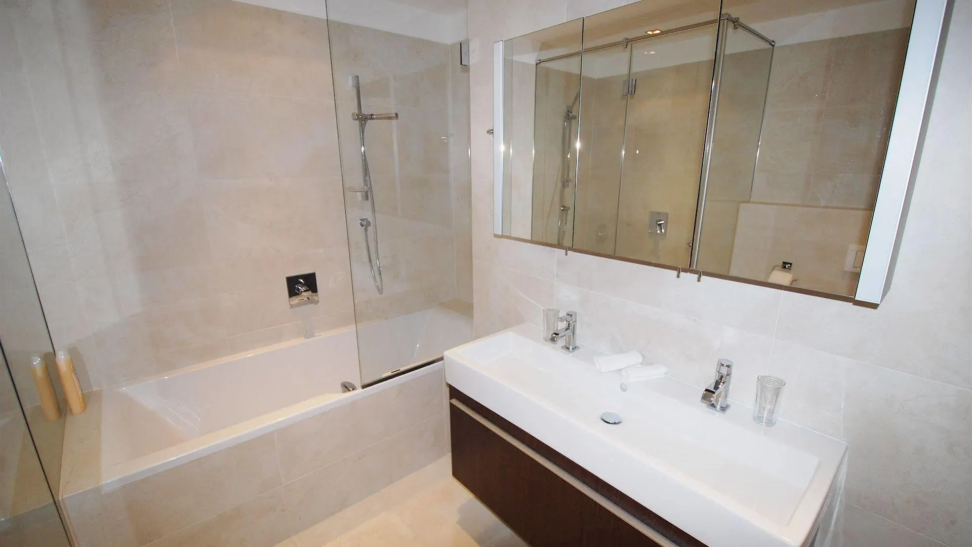 Duschel Apartments Vienna Hotel